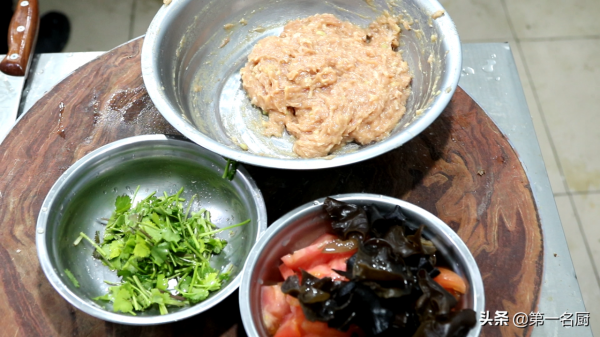 天冷了要多喝湯，分享4道丸子湯做法，營養滋補驅寒暖胃，真解饞