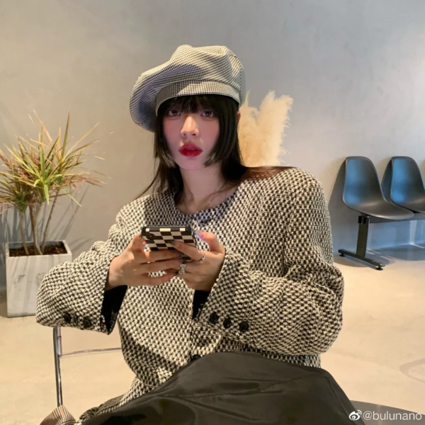 跟著宋祖兒買帽子後，頭都小了一圈……