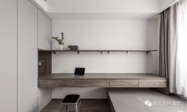 定製書桌，桌面顏色和厚度是重點