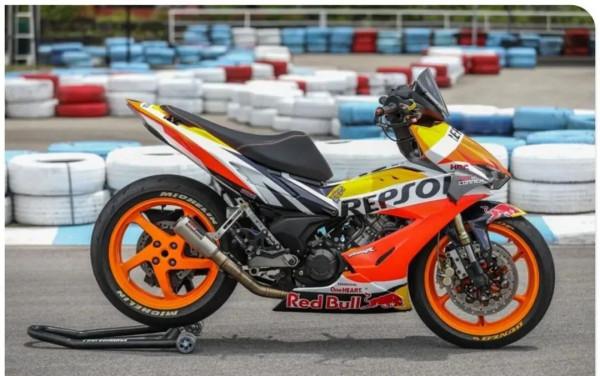 本田彎梁RS150R,配置超強 本田彎梁RS150R,配置超強