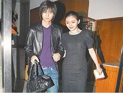 終於官宣離婚！汪小菲早已配不上大S了