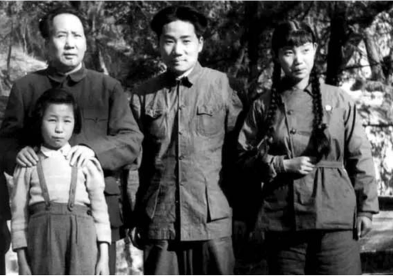 62年，劉思齊和楊茂之結婚，毛澤東囑咐：以後不要疏遠父女之情喲