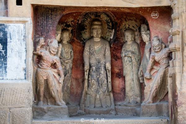 四川廣元這片懸崖佛窟好壯觀，未來有望成為世界遺產，你去過嗎？