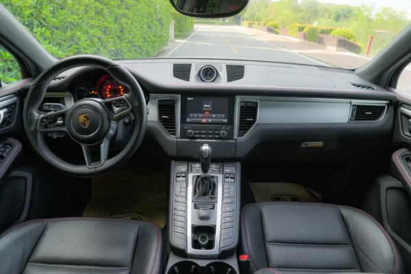 二手保時捷Macan GTS，選裝後超百萬，5年5折購