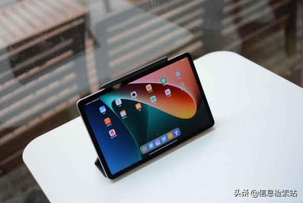 小米8720mAh新機終於釋出，6+256G定在2119！不愧是雷軍