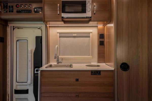 大水大電＋全車高配 誰能有此名號？鳳凰依維柯雙拓展C型請求出戰