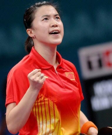 王楠的故事：世乒賽三連冠第一人，曾患癌症，大八歲老公不離不棄