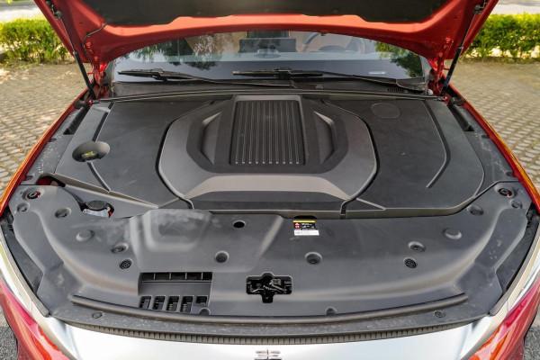 高品質純電家轎，配備“刀片電池”，續航600km，12.98萬起售