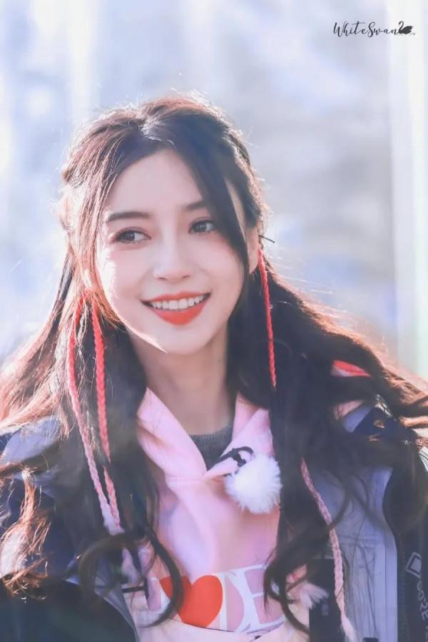 OMG | 虞書欣的雪場拍照pose分解,,空氣都能變甜 OMG | 虞書欣的雪場拍照pose分解,,空氣都能變甜