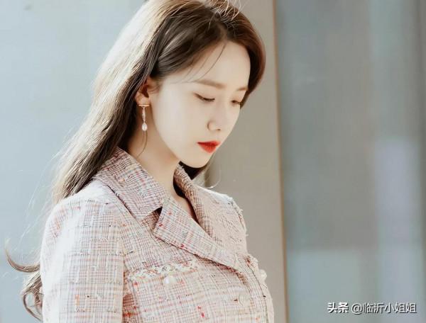 林允兒，清新美少女系列的代表，天生麗質的顏值，美爆啦