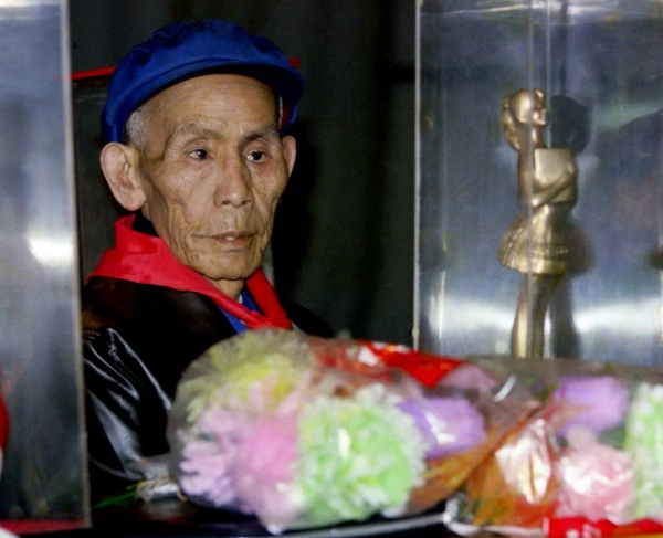 46年主席做了三個決定，讓肖勁光去辦，結果淮海戰役讓粟裕享福了