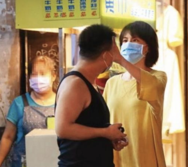 2022年剛過去47天，就有9位明星官宣婚訊，有人結束9年戀愛長跑