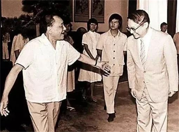 鄧小平退休後享天倫之樂，臨終前4天家人致信中央，提出五個要求