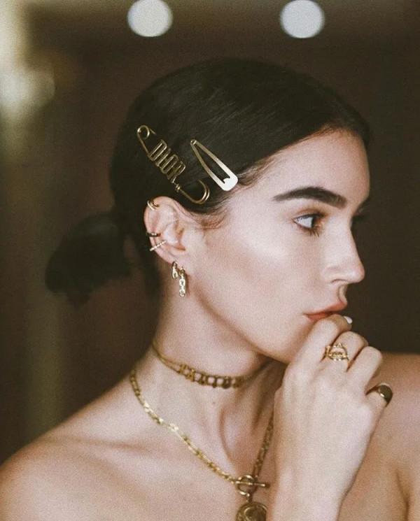 別再披頭散髮了!這幾款顯高吸睛的髮型,氣質又撩人 別再披頭散髮了!這幾款顯高吸睛的髮型,氣質又撩人