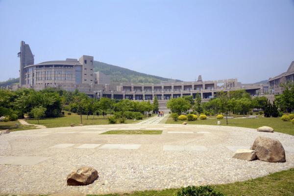 放棄高昂學費的民辦三本，選擇公辦專科後才明白的四件事，很現實