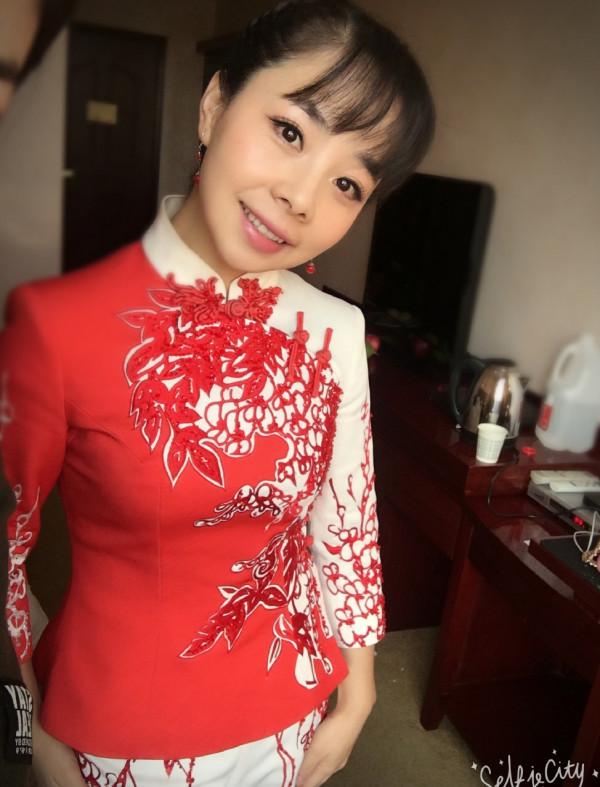 王二妮全家近照,農村姑娘逆襲時尚女神,淳樸老公高大帥氣 王二妮全家近照,農村姑娘逆襲時尚女神,淳樸老公高大帥氣