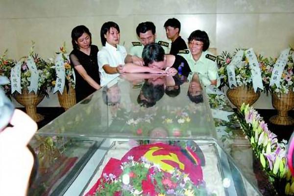 古月:87次演毛主席,被誤認為是主席失散的兒子,05年因心梗去世 古月:87次演毛主席,被誤認為是主席失散的兒子,05年因心梗去世