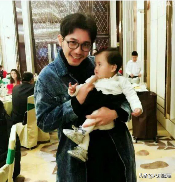 王一博無名劇照引遐想：男星變身奶爸會怎樣？或許他們還需要時間