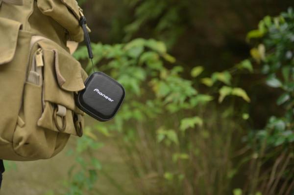 穿梭都市叢林的音樂精靈 先鋒Pioneer 行動式藍芽音箱 穿梭都市叢林的音樂精靈 先鋒Pioneer 行動式藍芽音箱