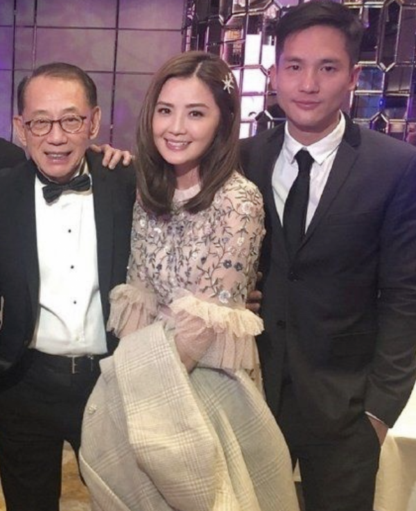 蔡卓妍辦派對慶祝39歲生日,逾30人參加場面熱鬧,男友妹妹送祝福 蔡卓妍辦派對慶祝39歲生日,逾30人參加場面熱鬧,男友妹妹送祝福