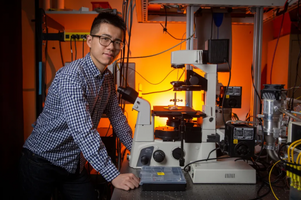 神奇微結構表面讓非潤溼性固液表面發生逆轉