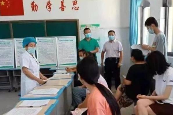 全國多所高校已下發通知，國慶假期放假天數減少，學生表示太難了