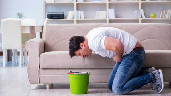 長期服藥的人，當心藥物性肝損傷！這幾種藥易傷肝，儘量別亂吃