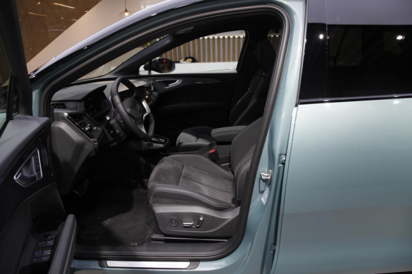 上汽奧迪Q5 e-tron亮相廣州車展，豪華純電SUV開啟預訂