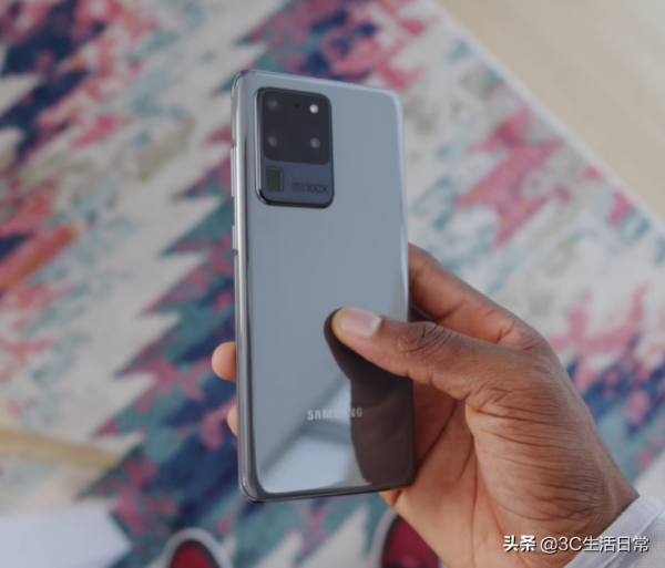 千萬訂閱外媒博主評選｜2021年度9大手機之最