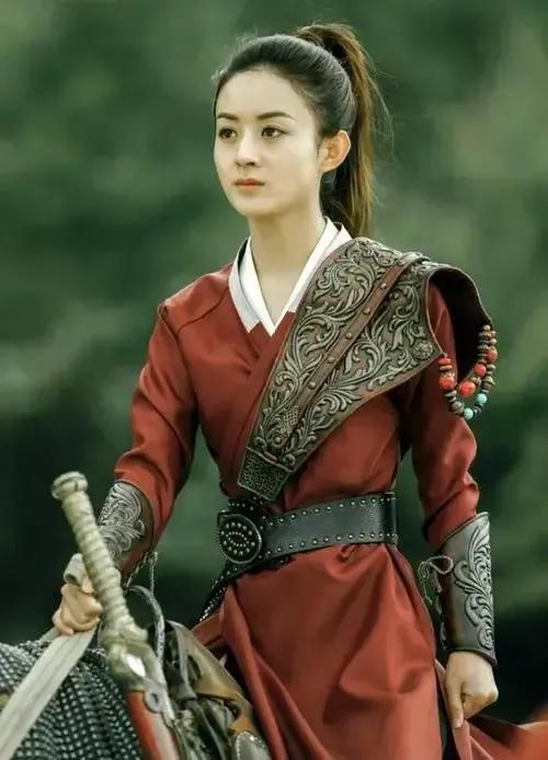 趙麗穎和楊冪的男裝造型,誰更深得你心呢? 趙麗穎和楊冪的男裝造型,誰更深得你心呢?