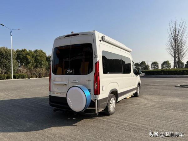 六座房車帶私人影院還有兩張雙人床