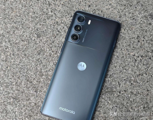 僅2399元，驍龍888Plus+12GB+256GB+5000mAh，還支援144Hz高刷