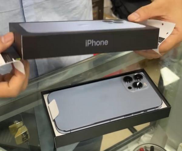 蘋果iPhone 13包裝易撕拉紙已被華強北搞定!後封秒變成原封手機 蘋果iPhone 13包裝易撕拉紙已被華強北搞定!後封秒變成原封手機