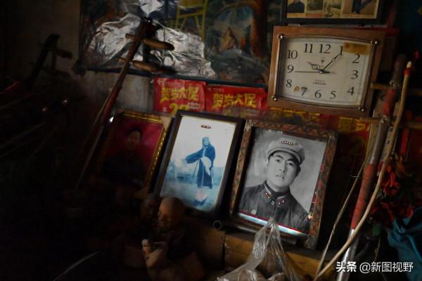 76歲大爺有奇才,一生不娶老婆,牆上寫滿文字,內心世界無人能懂 76歲大爺有奇才,一生不娶老婆,牆上寫滿文字,內心世界無人能懂