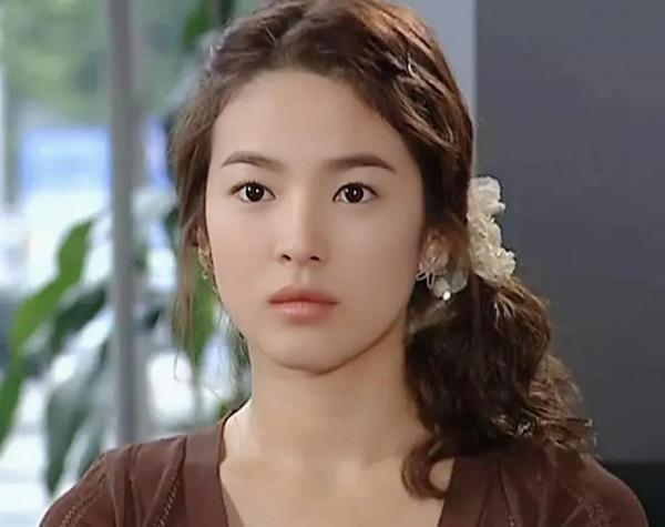 浪漫滿屋韓智恩造型盤點，宋慧喬什麼造型都可駕馭，喜歡最後一款