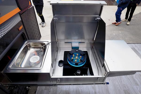 五星級拖掛房車！雙軸獨立懸掛＋乾溼分離衛生間，科斯大黑牛拖掛