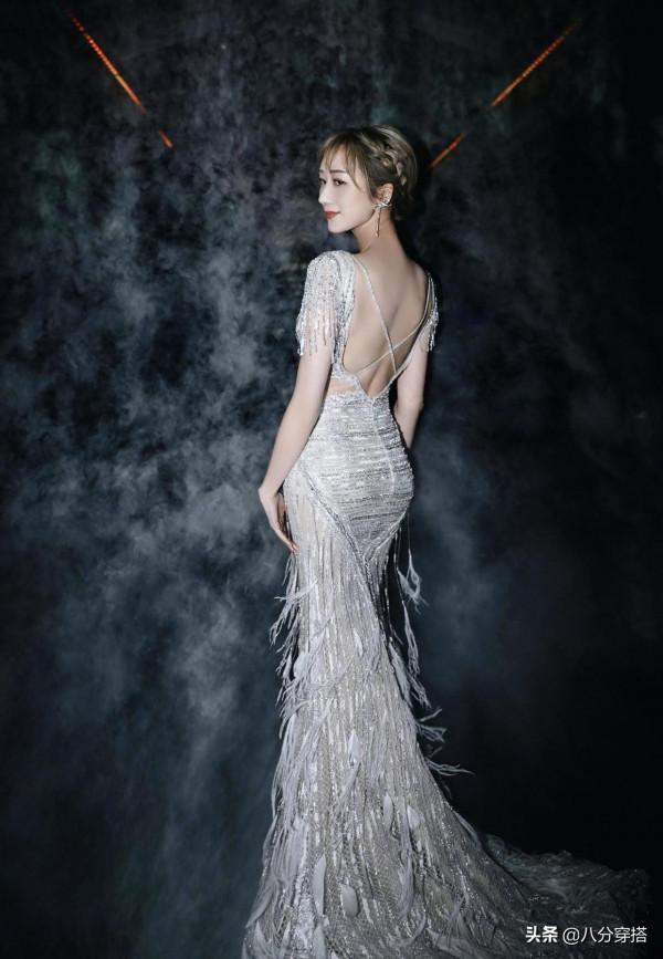 陳浩民真有福氣,嬌妻蔣麗莎穿橘色上衣配闊腿褲時髦幹練,超好看 陳浩民真有福氣,嬌妻蔣麗莎穿橘色上衣配闊腿褲時髦幹練,超好看