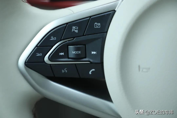 復古 女性 電動之尤拉好貓