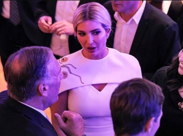 伊萬卡10月11日胖到沒腰,丟第一名媛光環變憔悴,與老公同框顯老 伊萬卡10月11日胖到沒腰,丟第一名媛光環變憔悴,與老公同框顯老