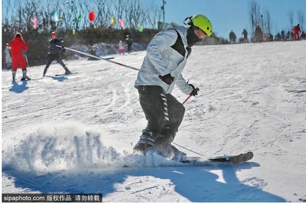 在北京過元旦，去滑雪：玩冰嬉雪 全家“嗨”玩