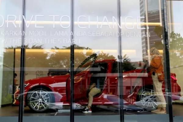 疫情下的奢侈品狂歡 勞斯萊斯賓利銷量破百年曆史新高