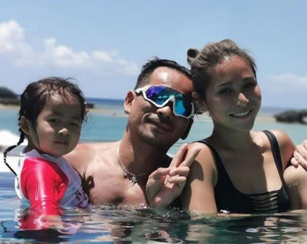 被何超瓊第一時間封殺,洗米華選擇變現7000萬走人,憑空損失11億 被何超瓊第一時間封殺,洗米華選擇變現7000萬走人,憑空損失11億