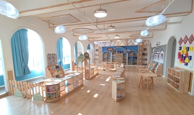 精彩！這家幼兒園可以在劉禹錫的“陋室”讀書，親手搭建橋樑，與機器人對話……