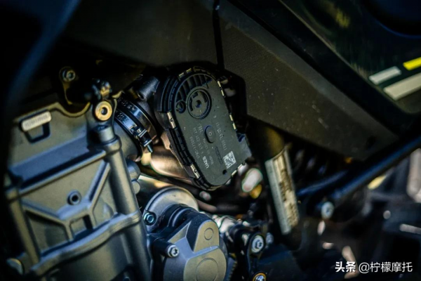 不該賣這價!春風800MT:只有騎過才能感受它的與眾不同 不該賣這價!春風800MT:只有騎過才能感受它的與眾不同