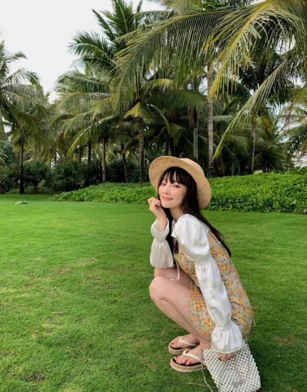 李小璐越來越網紅臉了,以前她演技那麼好 李小璐越來越網紅臉了,以前她演技那麼好