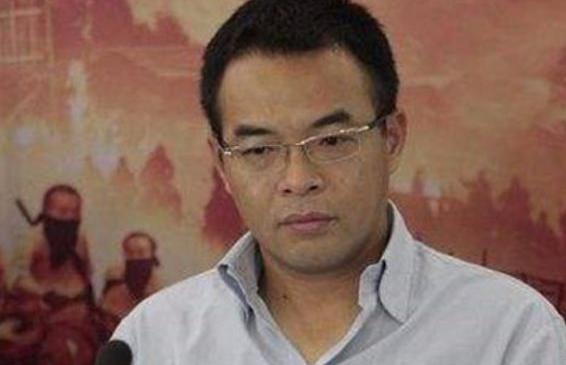 自稱和李嘉欣訂婚，和陳慧敏較量過，天上人間老闆覃輝什麼來頭？