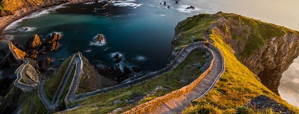 世界風光欣賞——從西班牙巴斯克自治區的加茲特魯加特島眺望