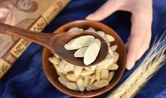 黃芪泡水，注意“四不喝”“五必喝”，每天一杯，趕走血栓