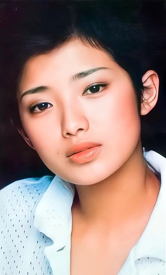 為愛隱退的日本熒幕女神山口百惠