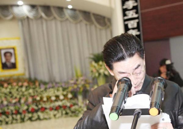 2014年猴王六齡童追悼會:唐僧送最後一程,現場上千人送行 2014年猴王六齡童追悼會:唐僧送最後一程,現場上千人送行